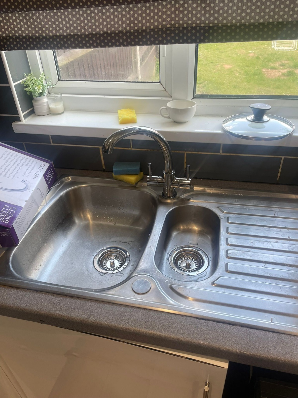 Kitchen sink and mixer tap replacement in progress